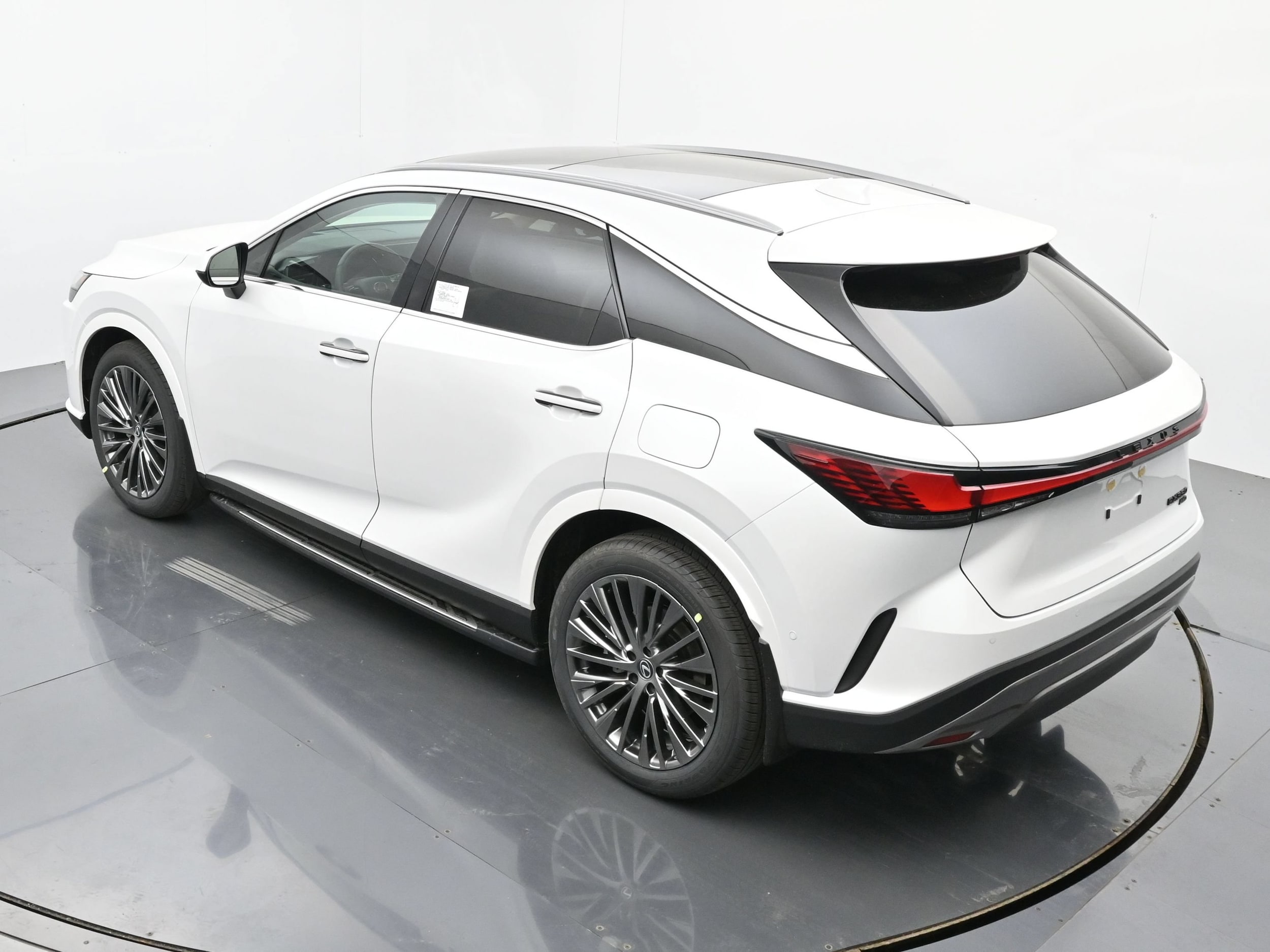 2025 Lexus RX 350 - Photo 24