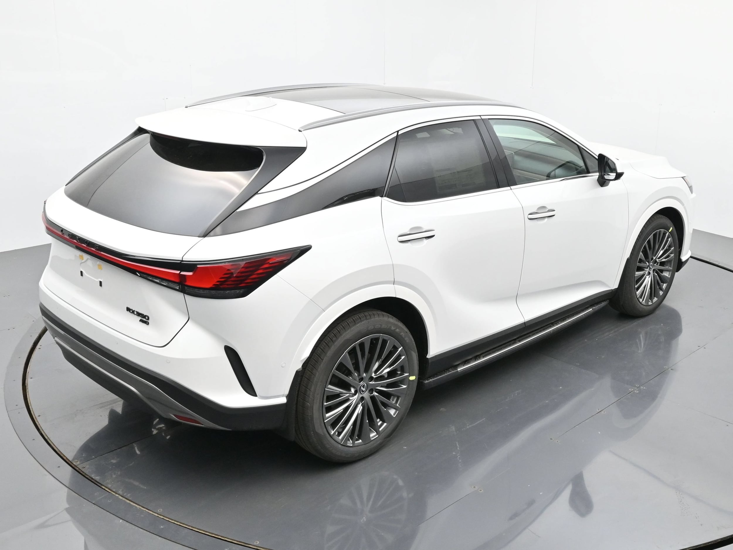 2025 Lexus RX 350 - Photo 26
