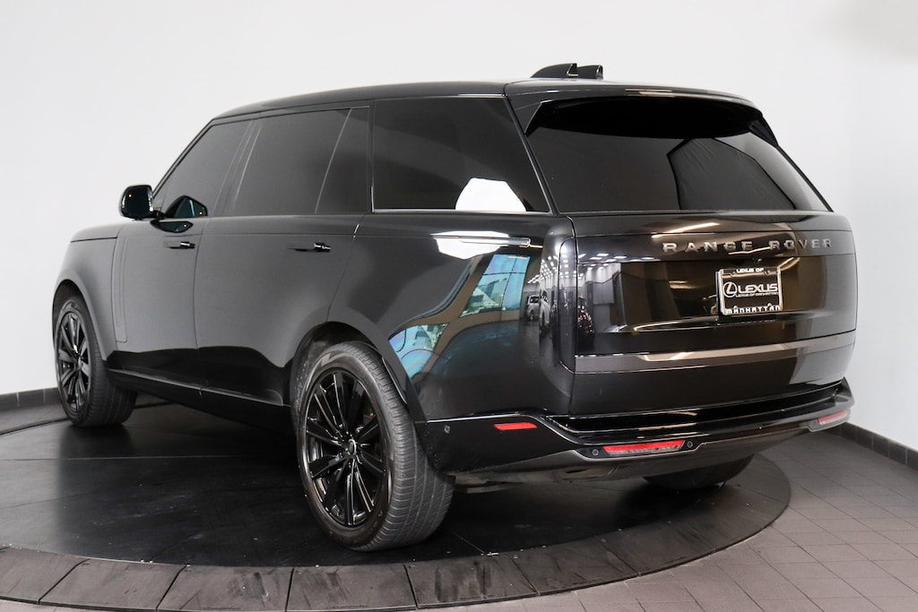 Used 2025 Land Rover Range Rover SE