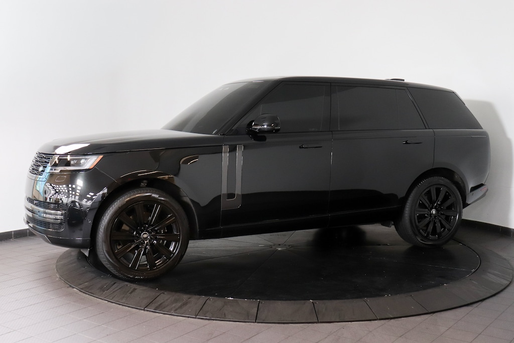 Used 2025 Land Rover Range Rover SE