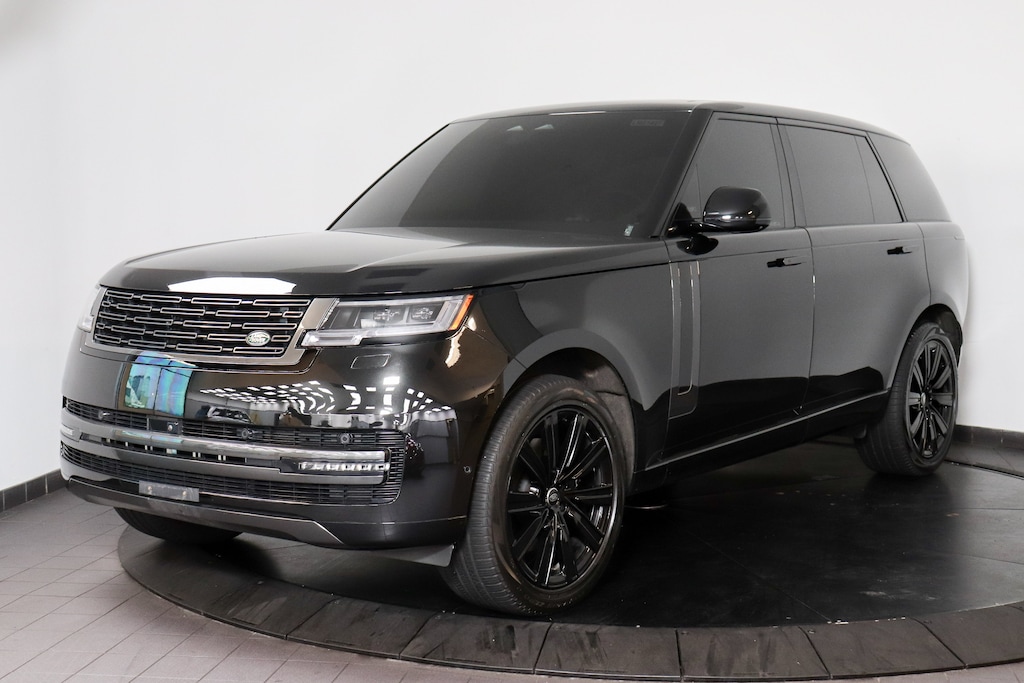 Used 2025 Land Rover Range Rover SE
