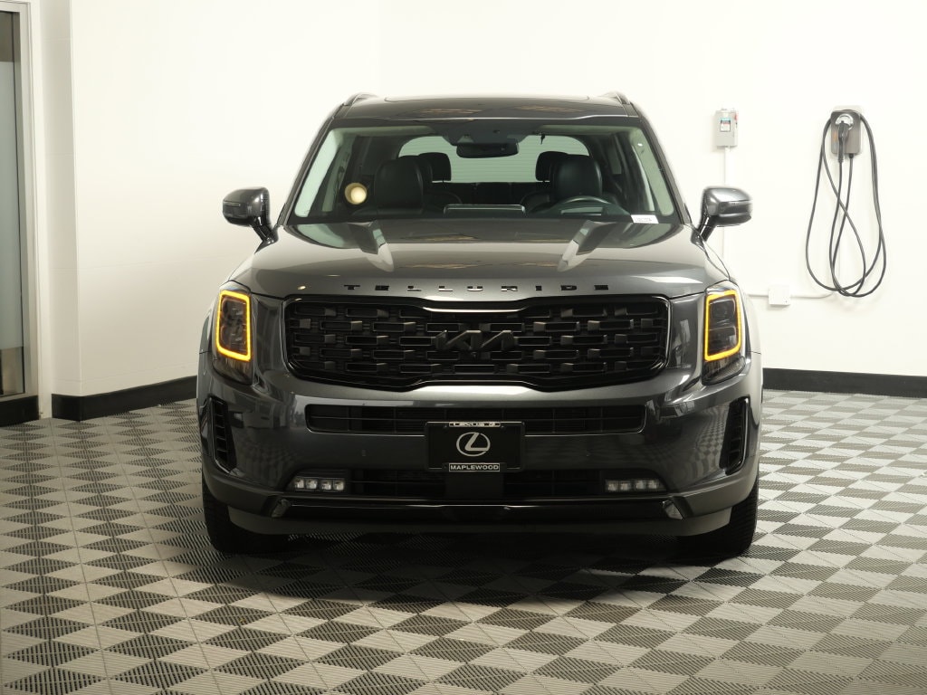 Used 2022 Kia Telluride SX with VIN 5XYP5DHC1NG251987 for sale in Maplewood, Minnesota