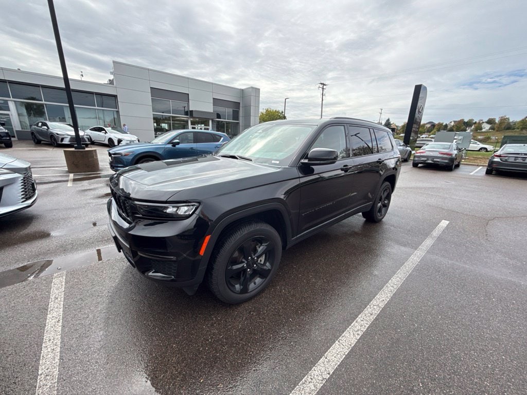 Used 2023 Jeep Grand Cherokee L Limited with VIN 1C4RJKBG8P8733323 for sale in Maplewood, Minnesota