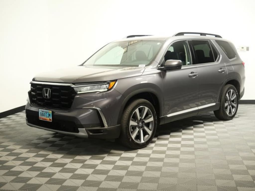 Used 2025 Honda Pilot Touring SUV