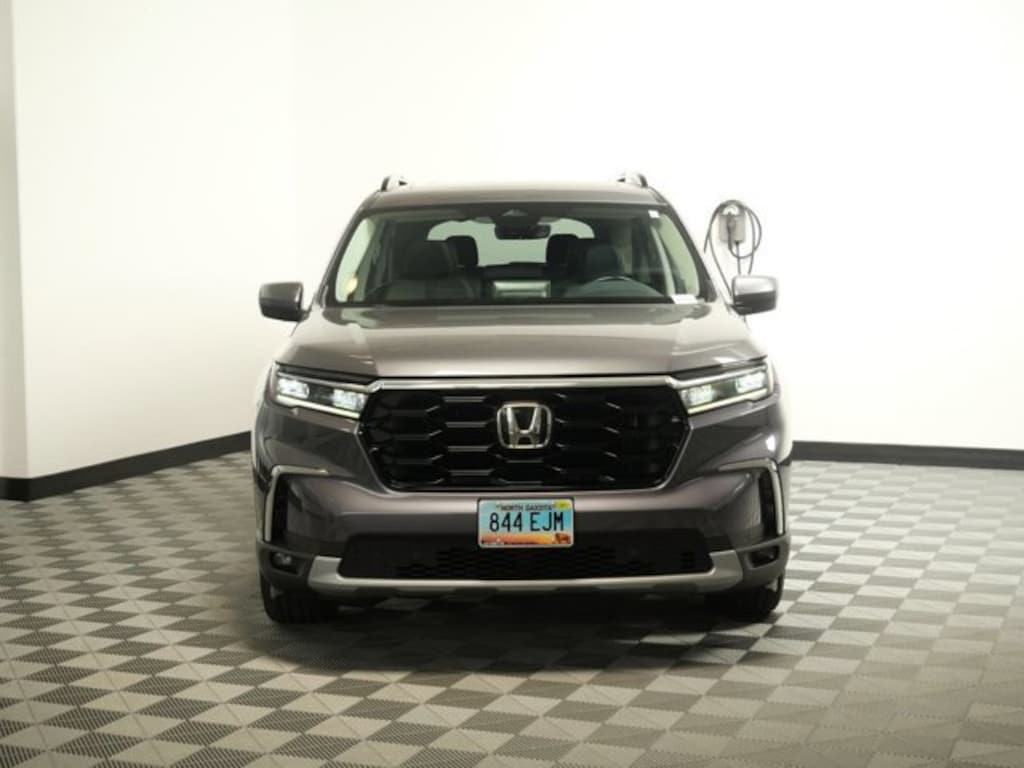Used 2025 Honda Pilot Touring SUV