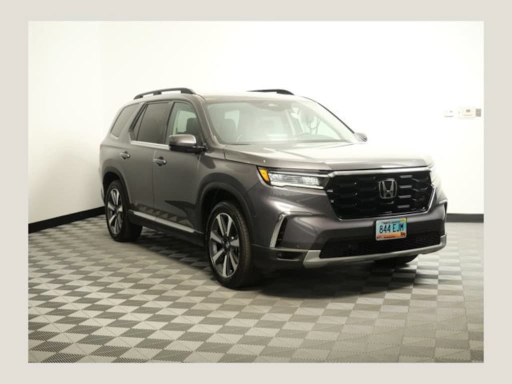 Used 2025 Honda Pilot Touring SUV