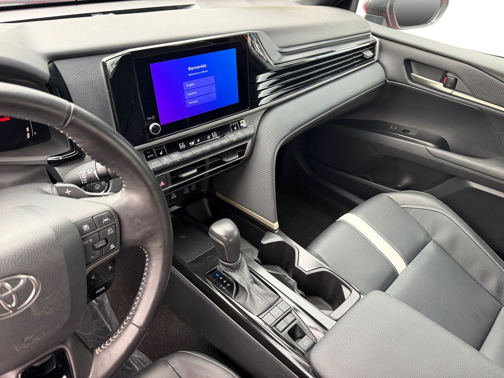 2025 Toyota Camry SE - Photo 23