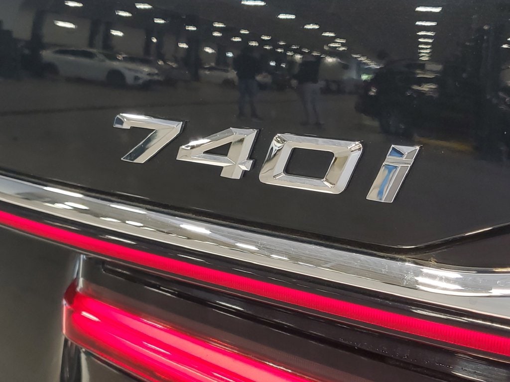 2022 BMW 7 Series 740i - Photo 9