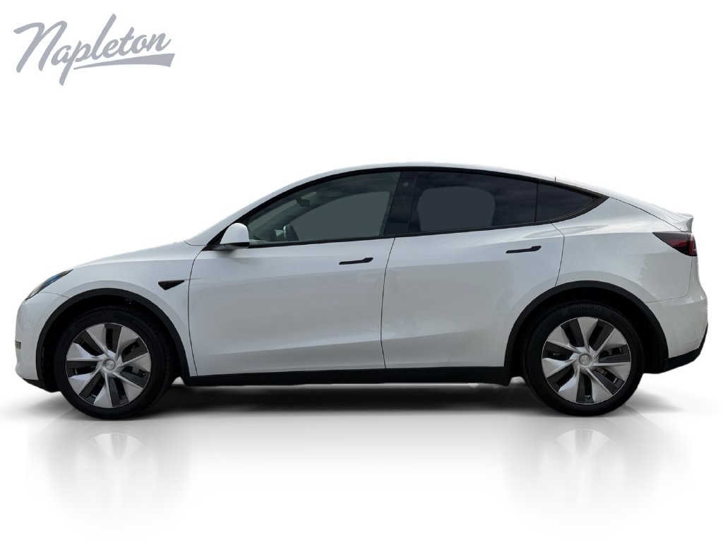 Used 2023 Tesla Model Y Long Range with VIN 7SAYGDEEXPF789122 for sale in Glendale, WI