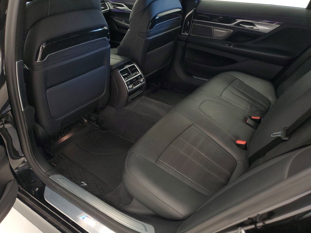 2022 BMW 7 Series 740i - Photo 28