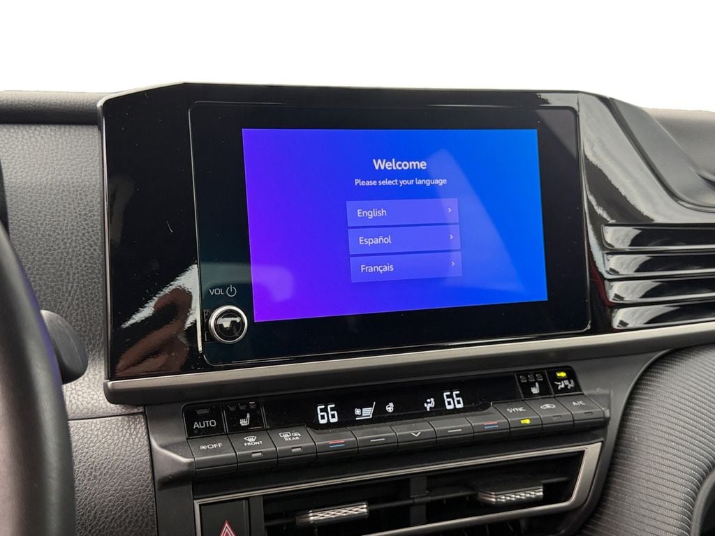 2025 Toyota Camry SE - Photo 16