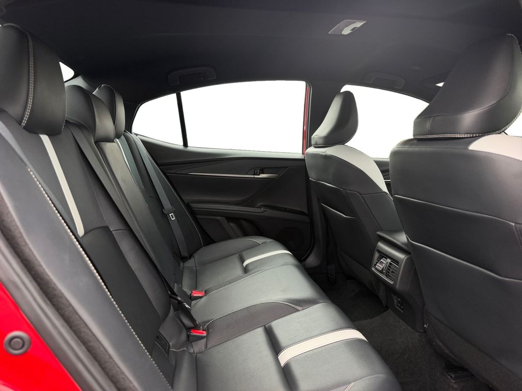 2025 Toyota Camry SE - Photo 29