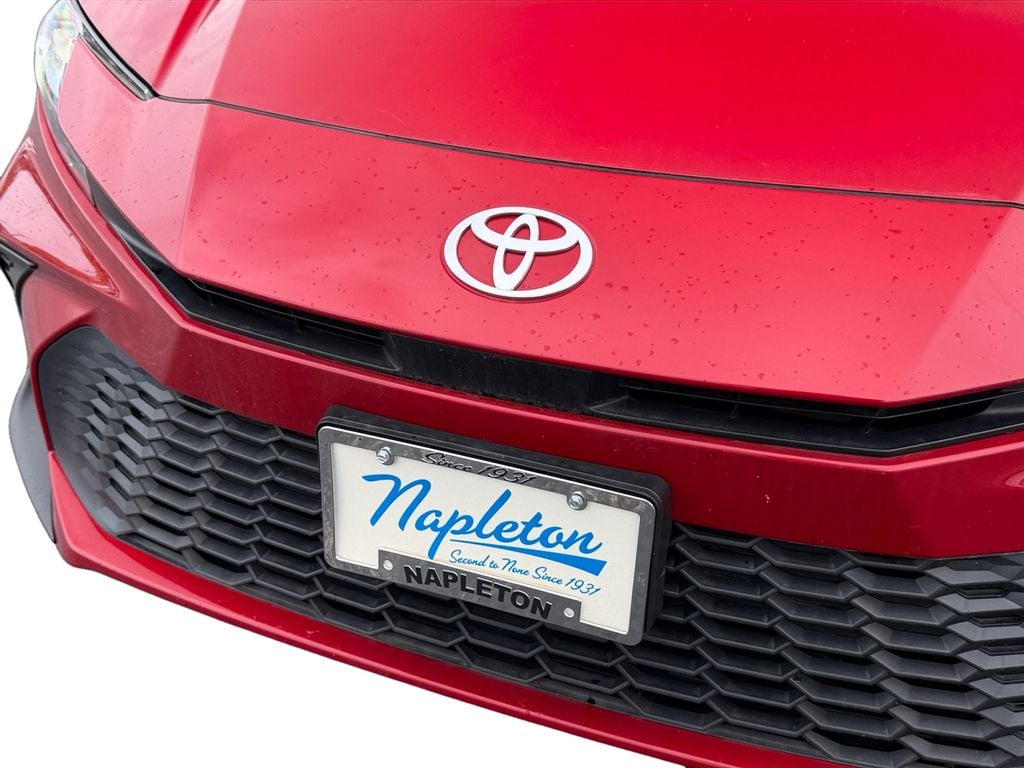 2025 Toyota Camry SE - Photo 32