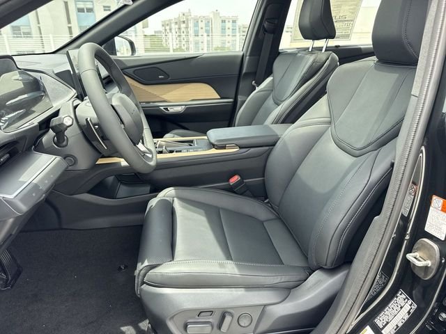 2026 Lexus ES BEV 350e Luxury - Photo 11