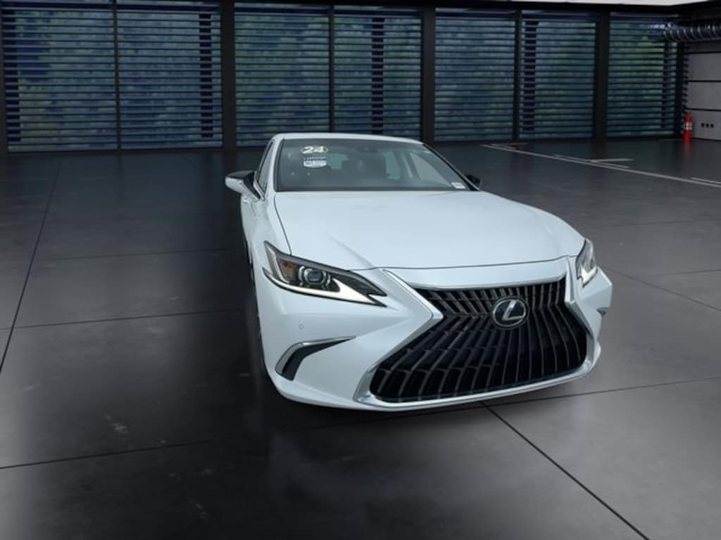 Certified 2024 Lexus ES 300h Sedan