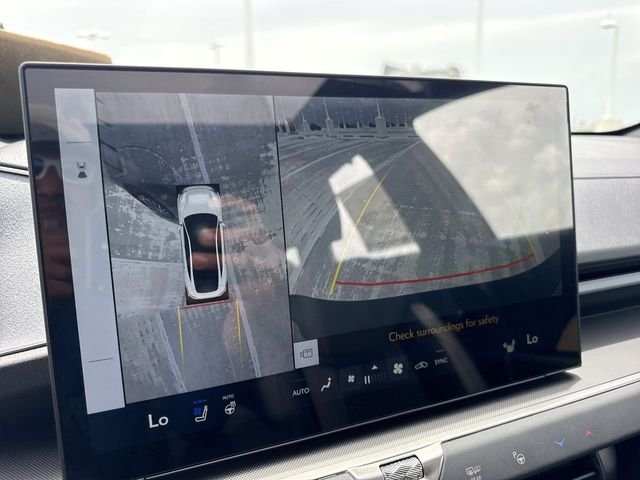 2026 Lexus ES BEV 350e Luxury - Photo 17
