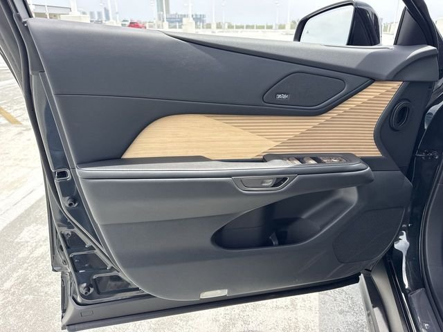 2026 Lexus ES BEV 350e Luxury - Photo 13