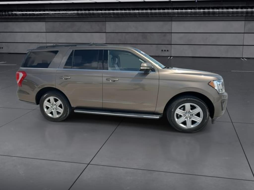 Used 2018 Ford Expedition XLT SUV