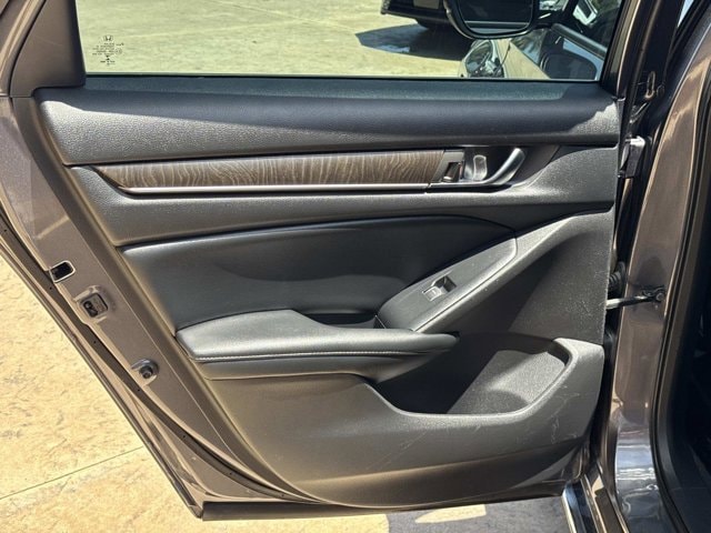 2022 Honda Accord Hybrid EX-L - Photo 17