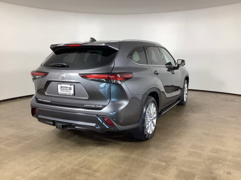 Used 2024 Toyota Highlander Limited