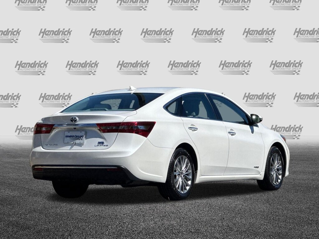 Used 2016 Toyota Avalon Hybrid Limited Sedan