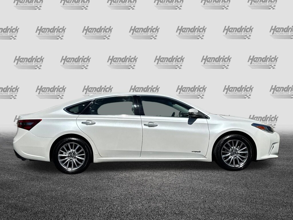 Used 2016 Toyota Avalon Hybrid Limited Sedan
