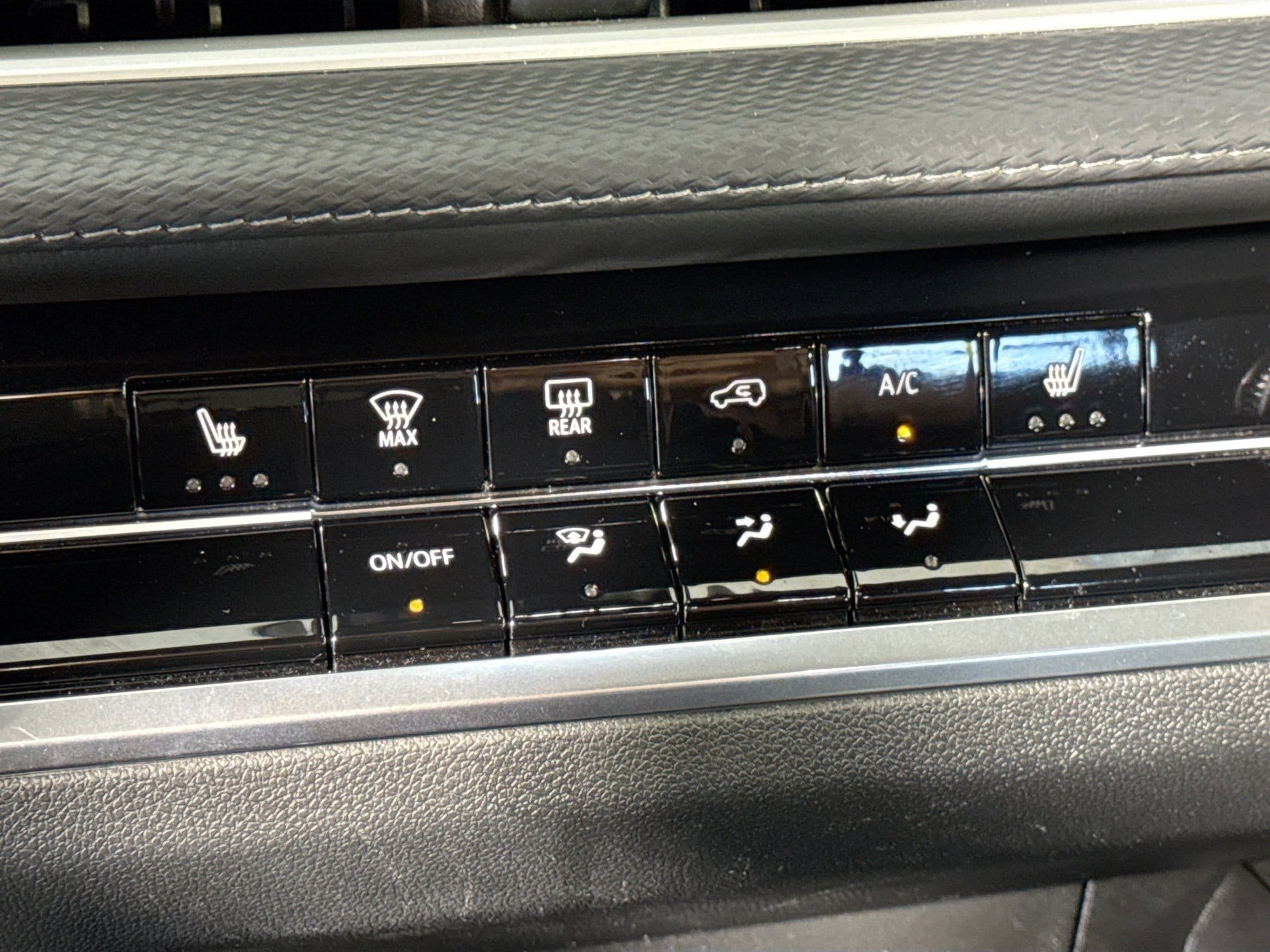 2025 Chevrolet Equinox LT - Photo 40