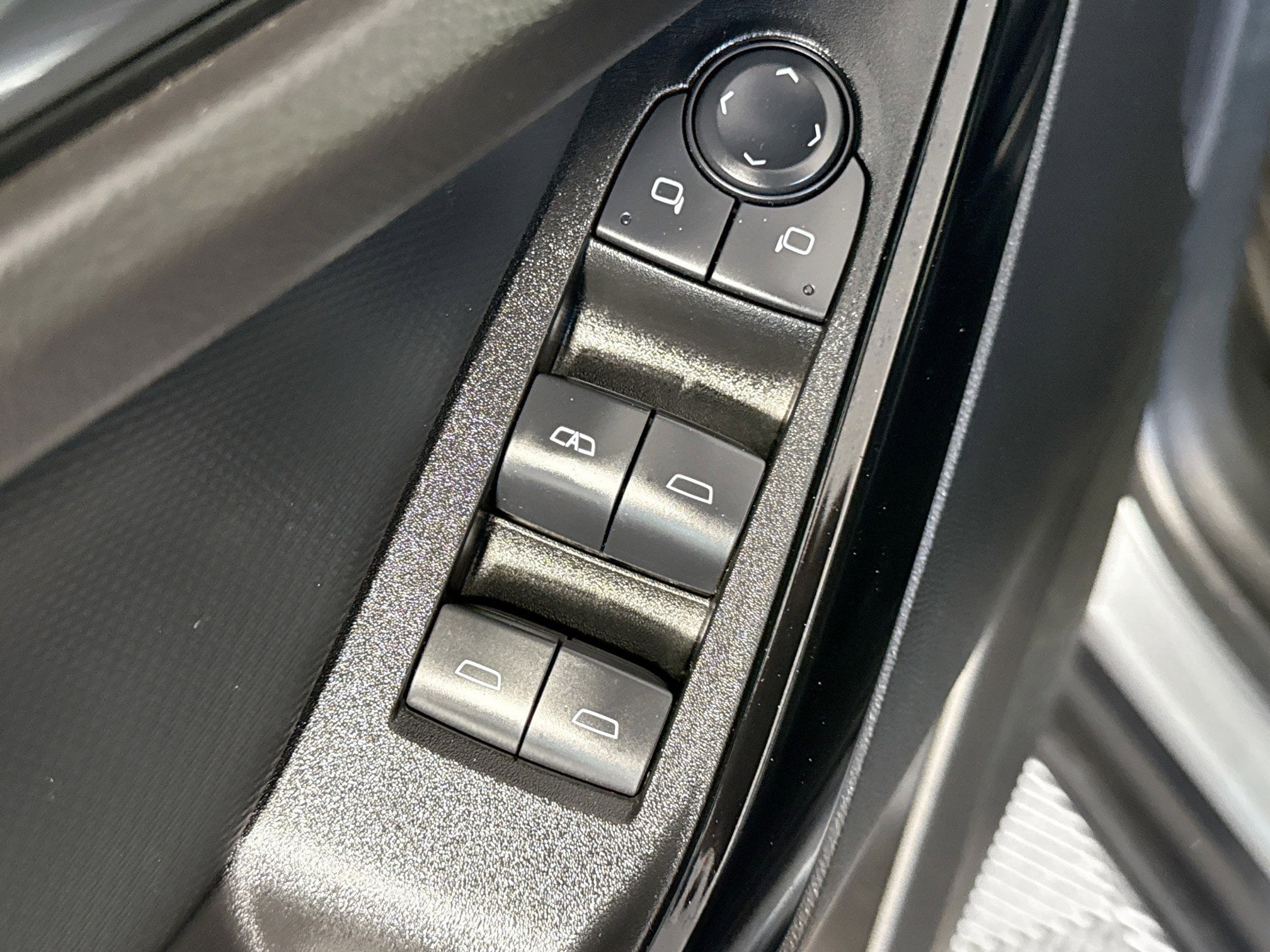 2025 Chevrolet Equinox LT - Photo 37