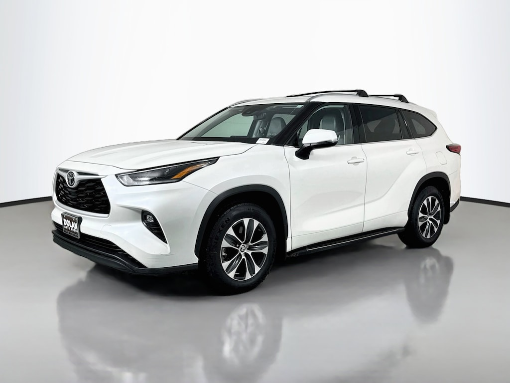 Used 2021 Toyota Highlander XLE Sport Utility