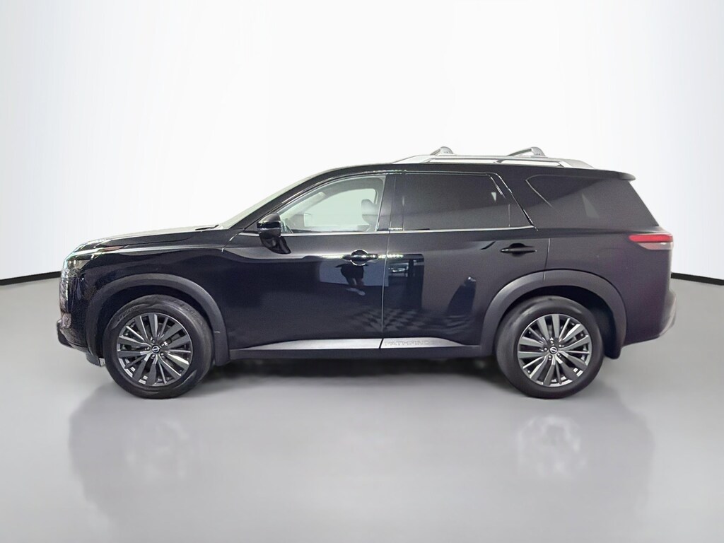 Used 2025 Nissan Pathfinder SL Sport Utility