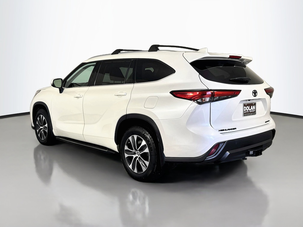 Used 2021 Toyota Highlander XLE Sport Utility