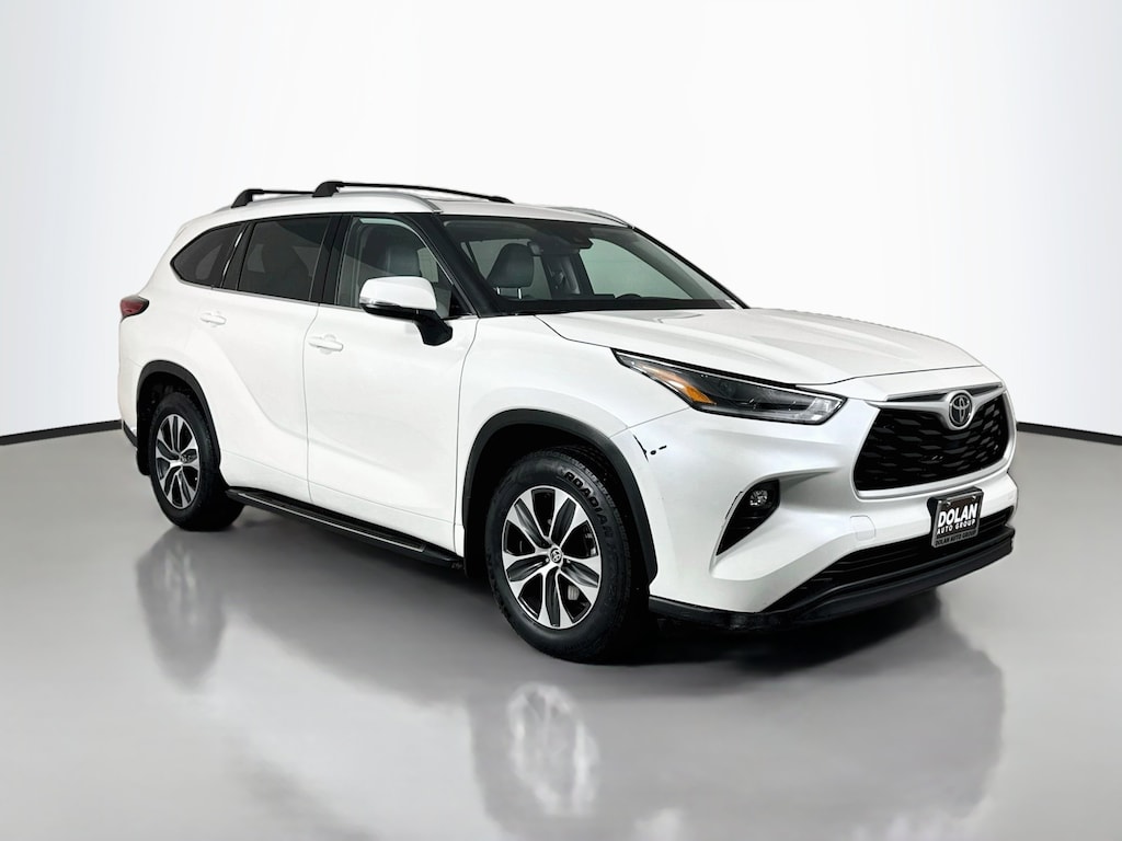 Used 2021 Toyota Highlander XLE Sport Utility