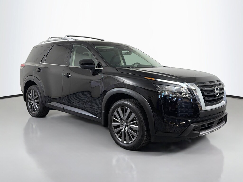 Used 2025 Nissan Pathfinder SL Sport Utility