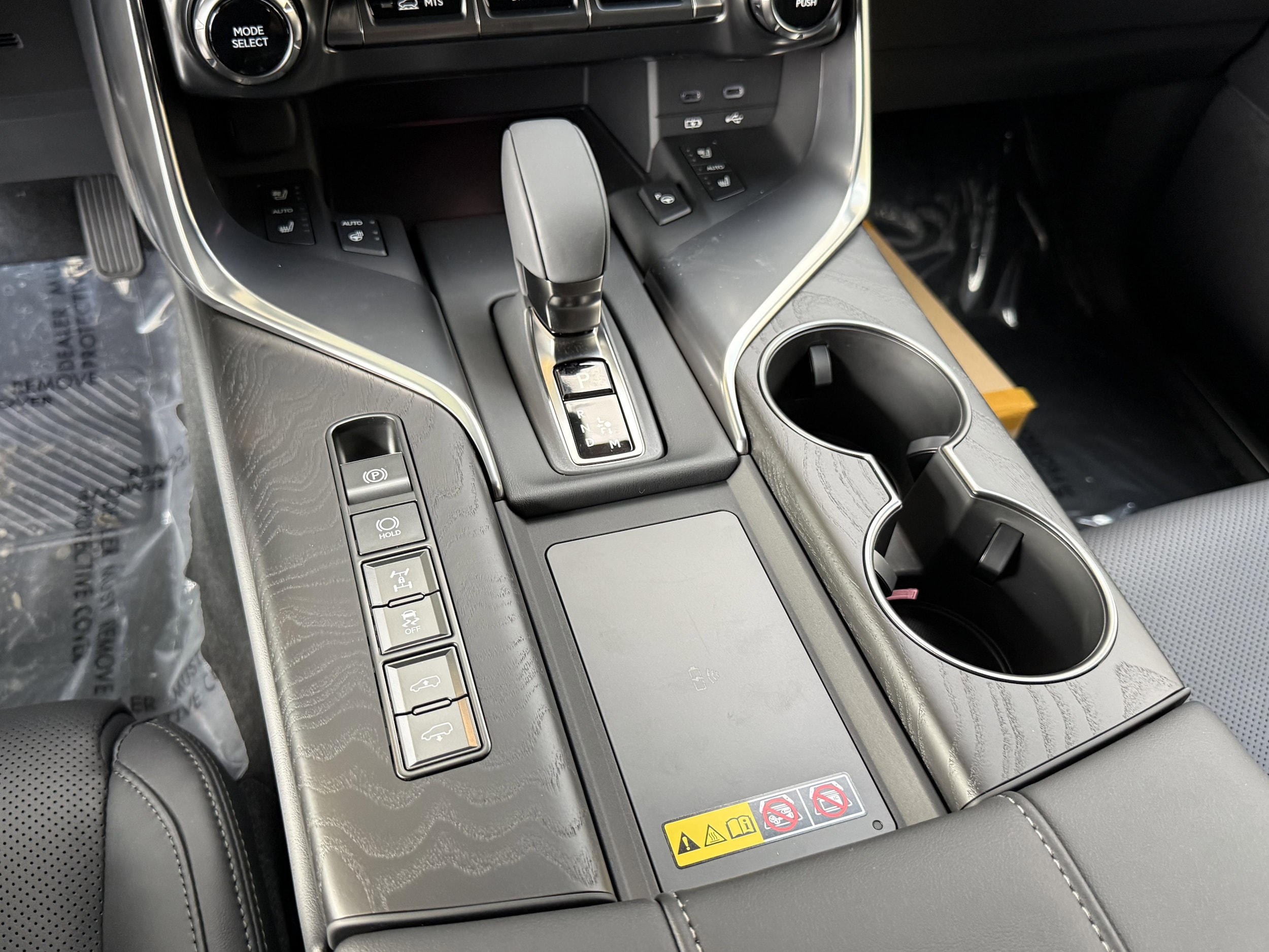 2026 Lexus LX 700h Overtrail - Photo 23