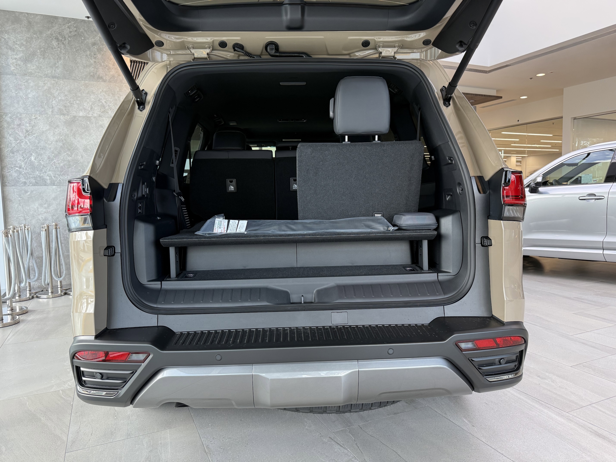 2026 Lexus LX 700h Overtrail - Photo 12