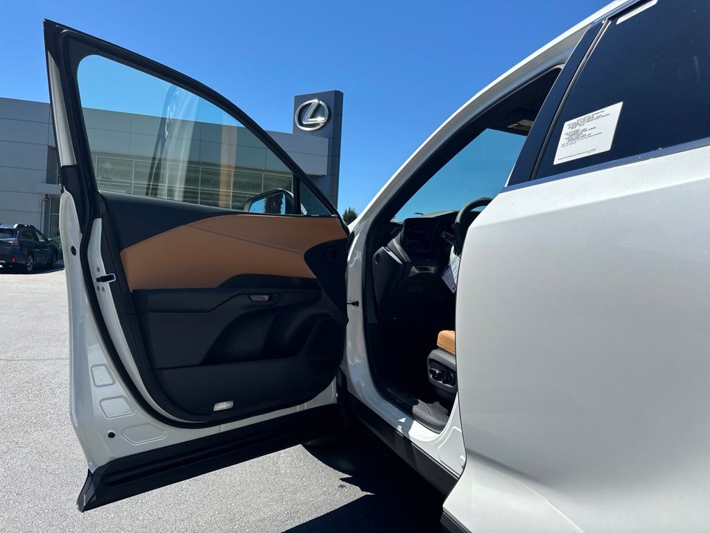2026 Lexus RX 350 - Photo 10