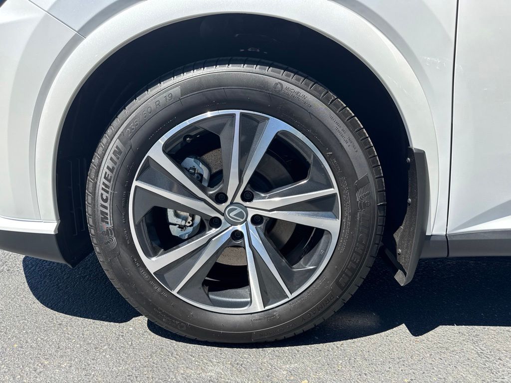2026 Lexus RX 350 - Photo 28