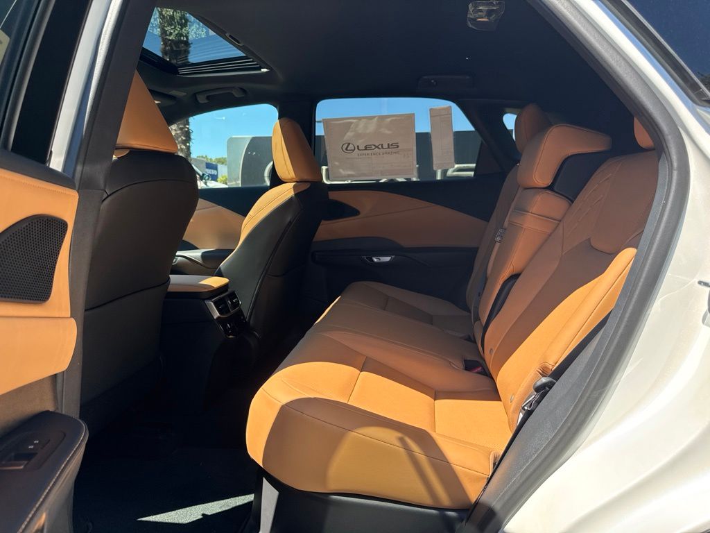 2026 Lexus RX 350 - Photo 5