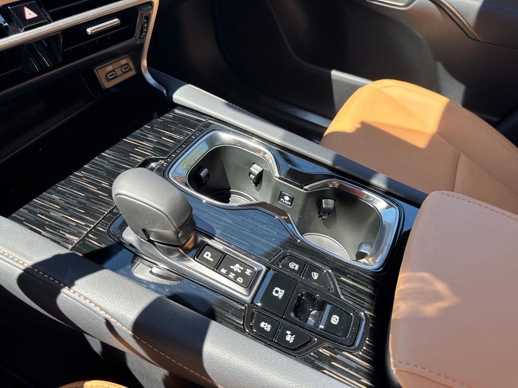 2026 Lexus RX 350 - Photo 13