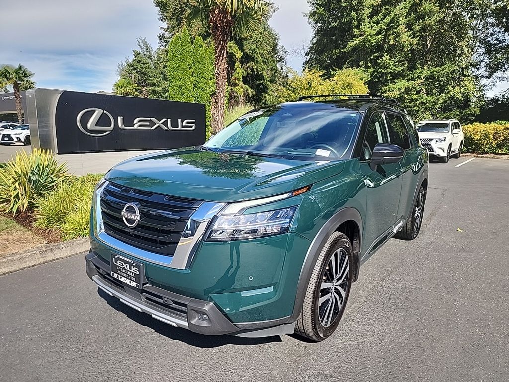 2023 Nissan Pathfinder Platinum