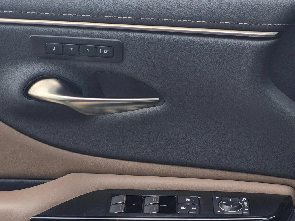 Used 2023 Lexus ES 250 Sedan