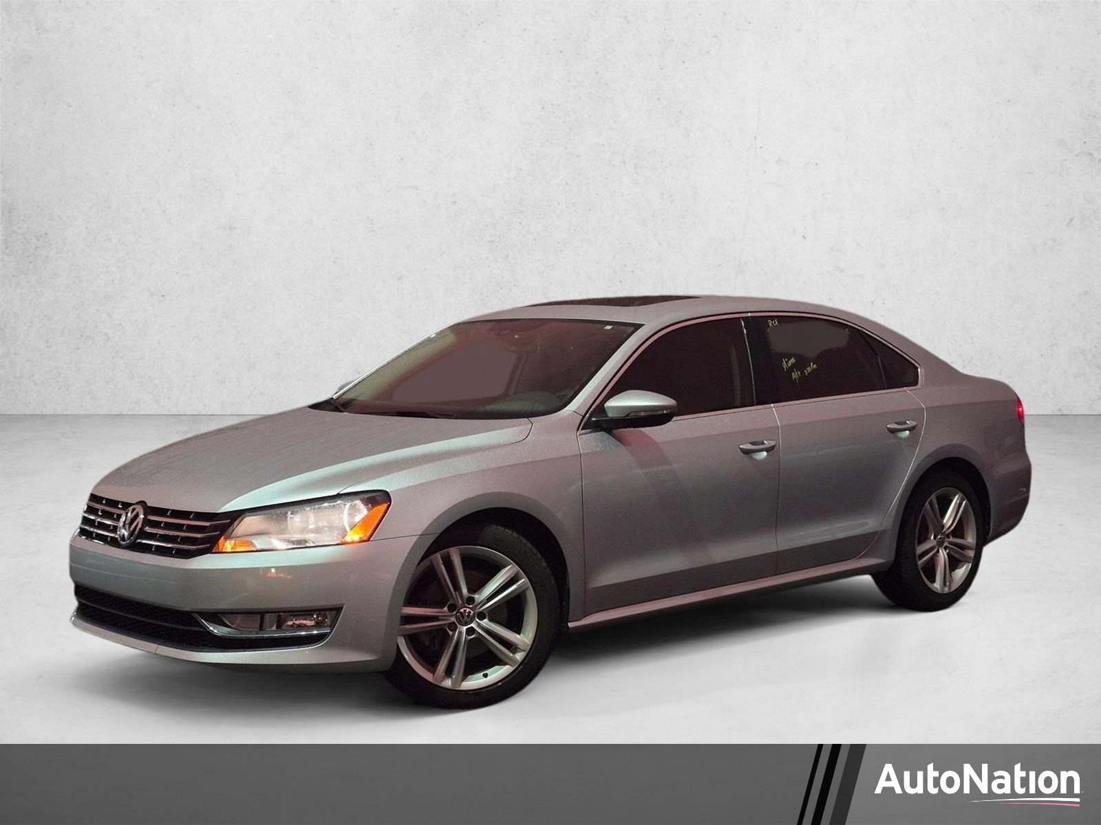 Used 2012 Volkswagen Passat 3.6L V6 SE w/Sunroof/Navigation Sedan