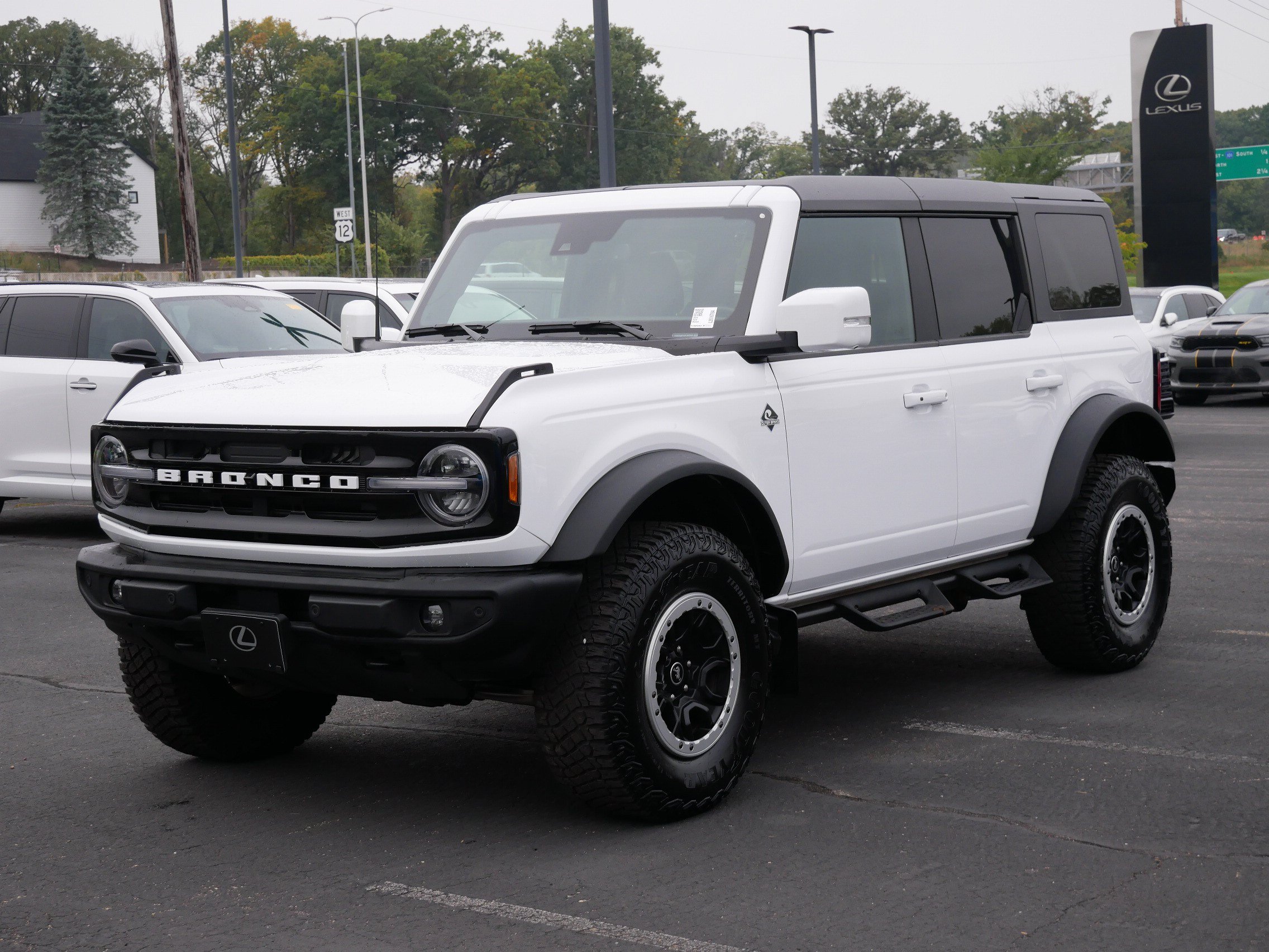 Used 2024 Ford Bronco 4-Door Outer Banks with VIN 1FMEE8BPXRLA60066 for sale in Wayzata, Minnesota
