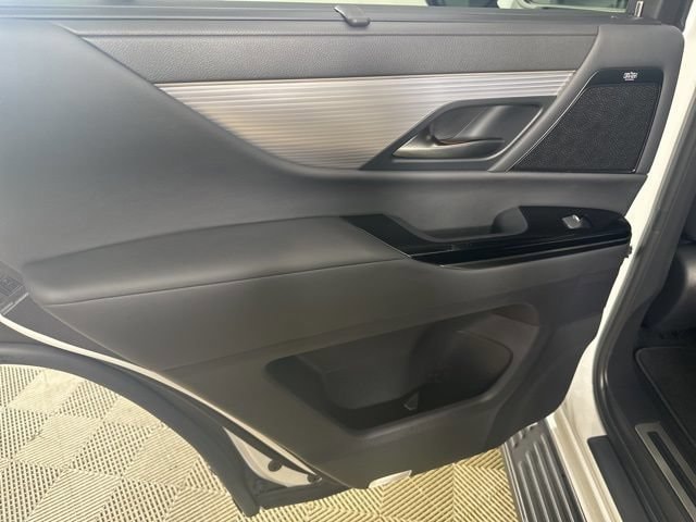 2024 Lexus LX F-Sport - Photo 11