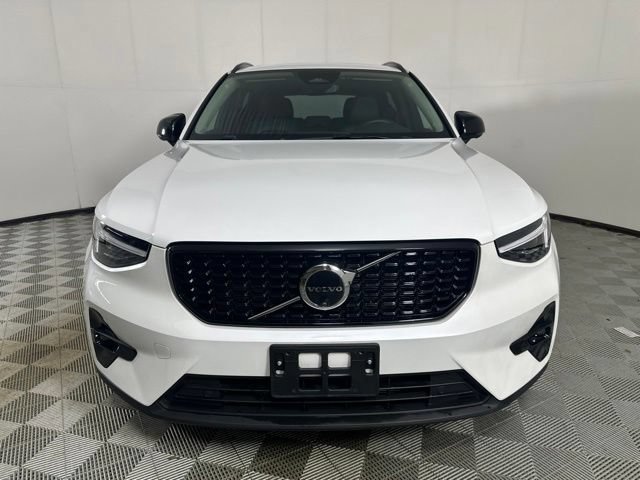YV4L12UC9S2461826
