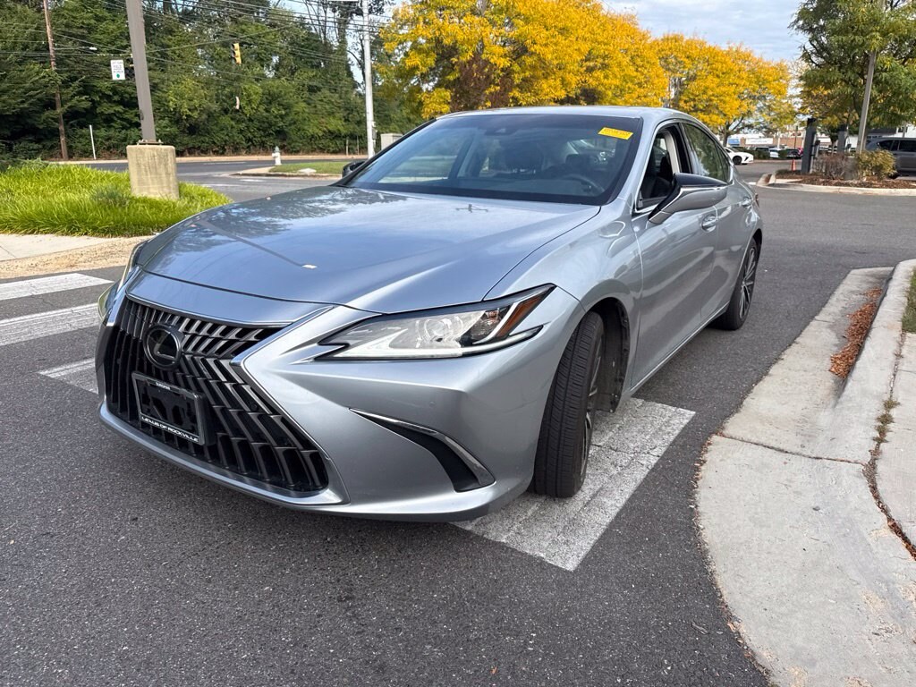 Used 2024 Lexus ES 350 Sedan