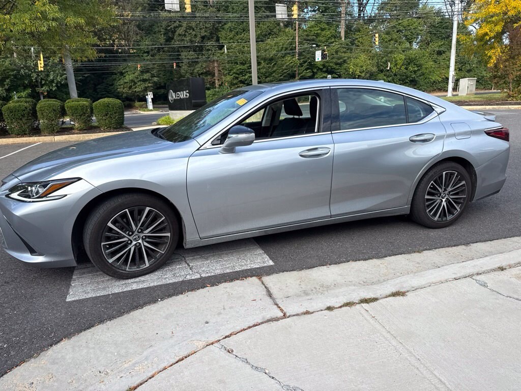 Used 2024 Lexus ES 350 Sedan