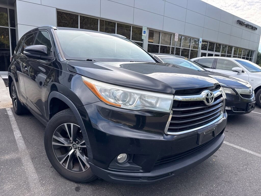Used 2016 Toyota Highlander XLE V6 SUV