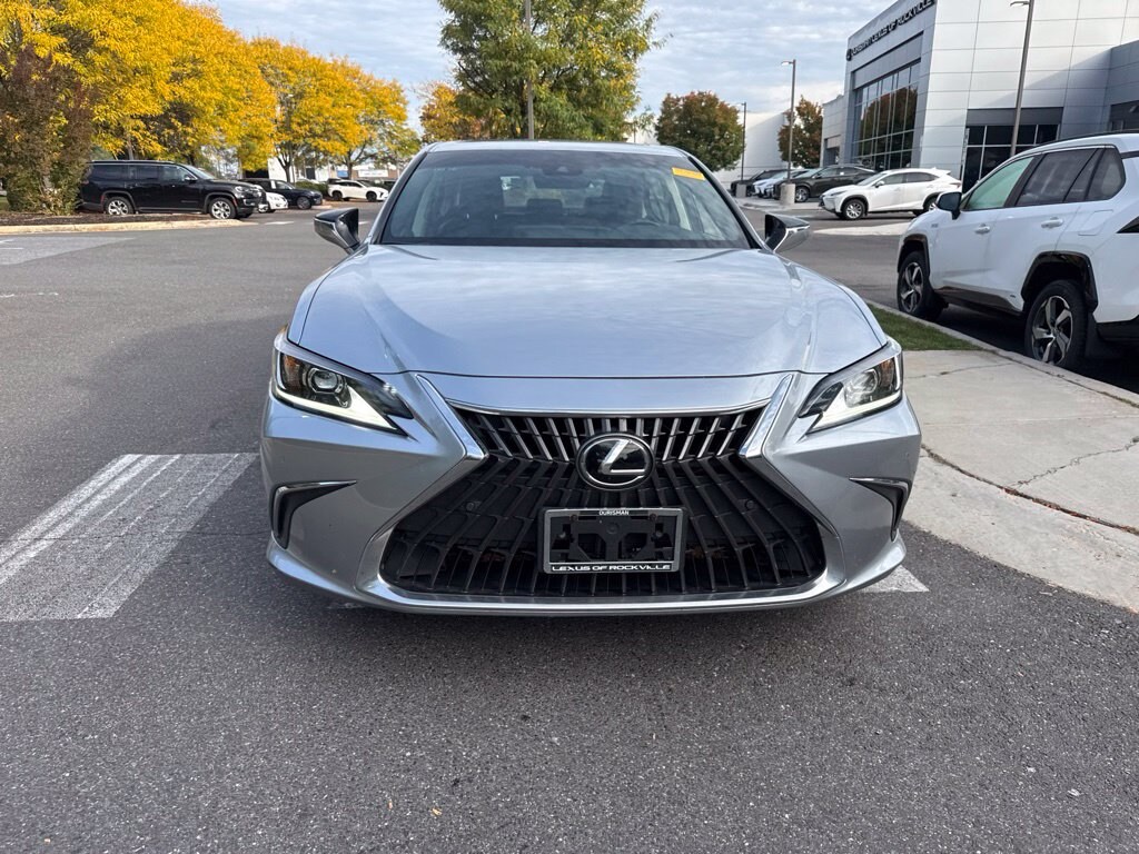 Used 2024 Lexus ES 350 Sedan