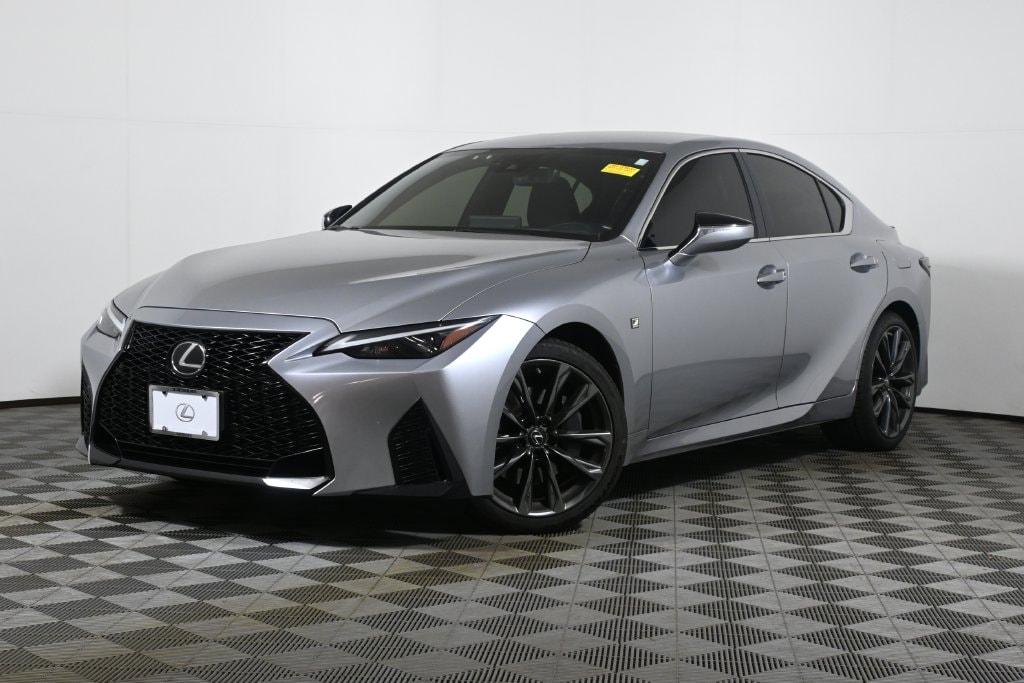 2021 Lexus IS